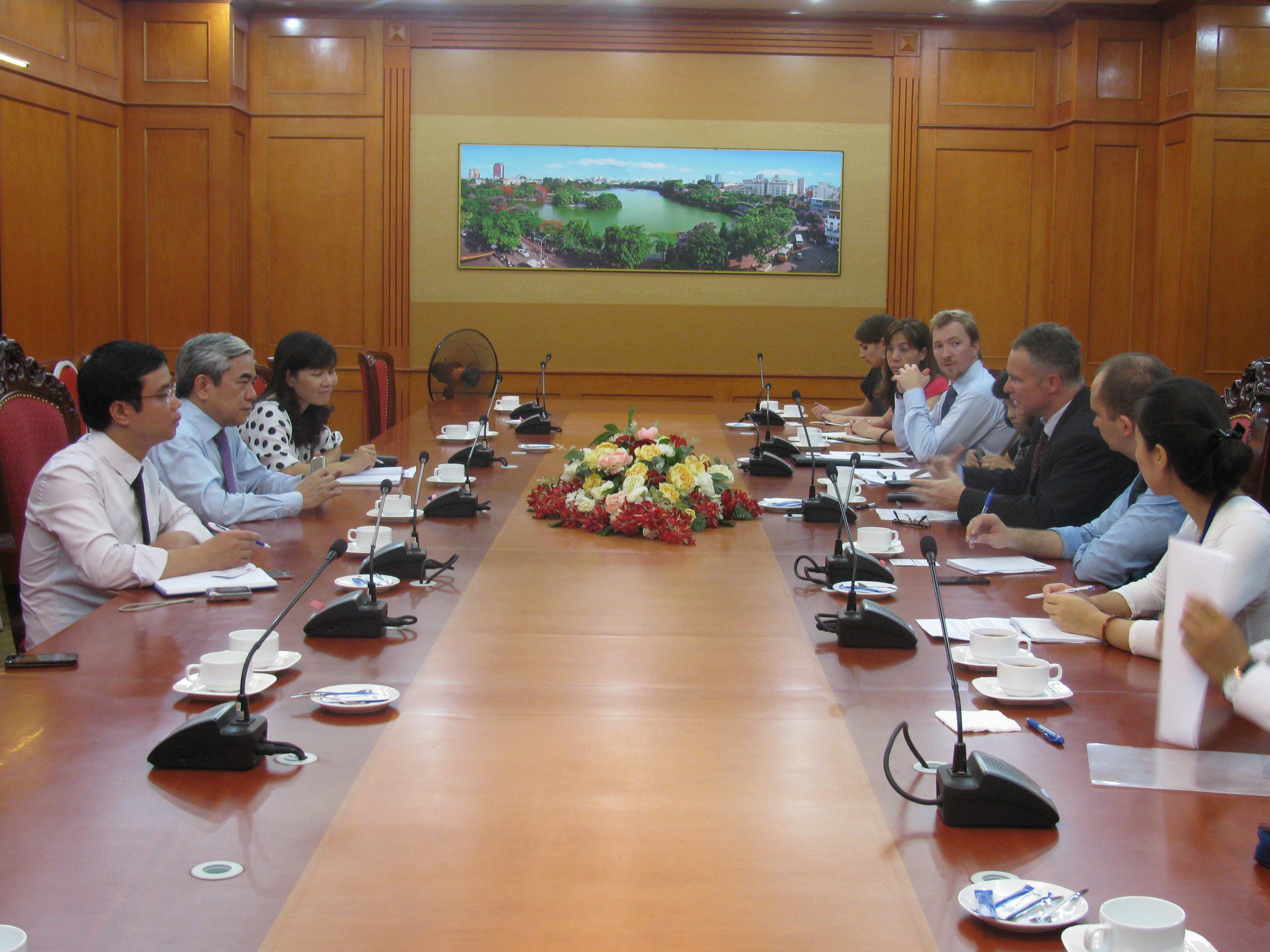 Bộ trưởng Nguyễn Quân tiếp và làm việc với EuroCham